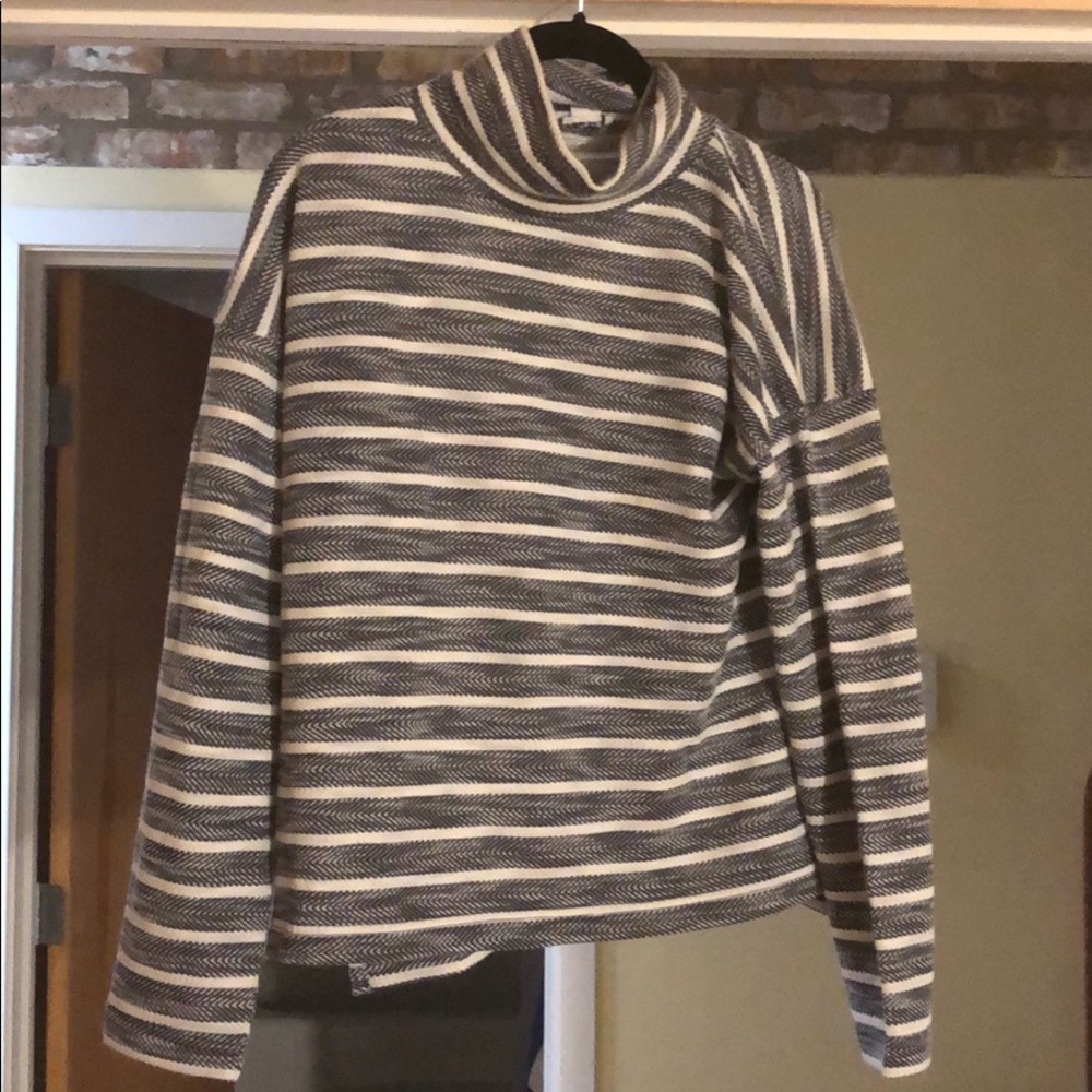 Jcrew Crew neck lightweight sweater